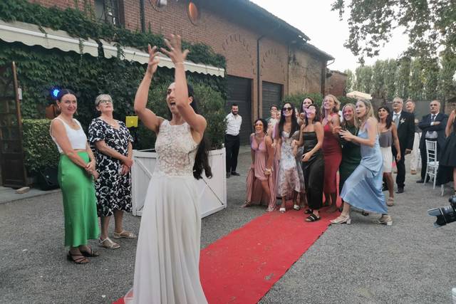 Foglio Bianco Abiti da Sposa 1