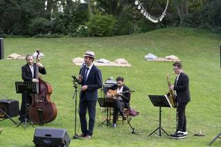 Swing me to the moon - 8