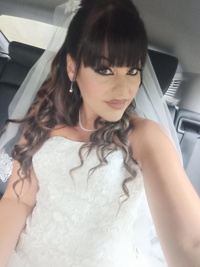 Elisa Leonardi Hair Styles - 1