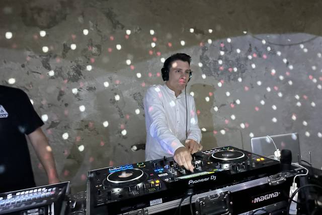 Erik Jerne DJ - Happy Sound 4
