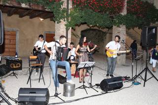 Alzamantes - Folk Rock Band - 10