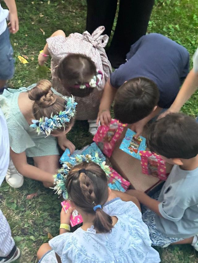 Poppy party planner - 1