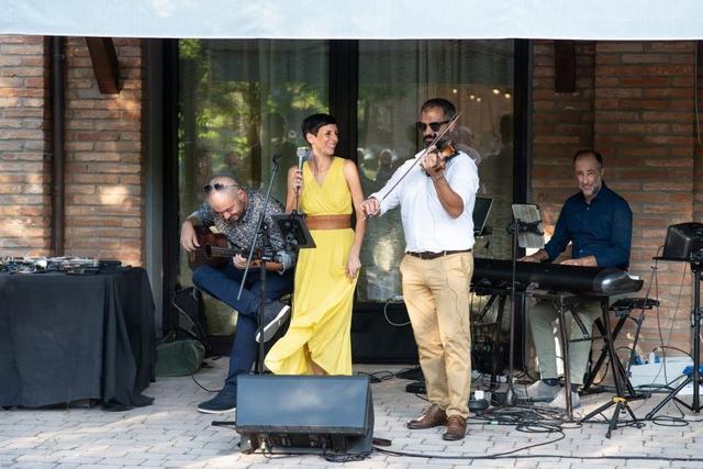 Miss Cecily & Her Hot Strings - 1