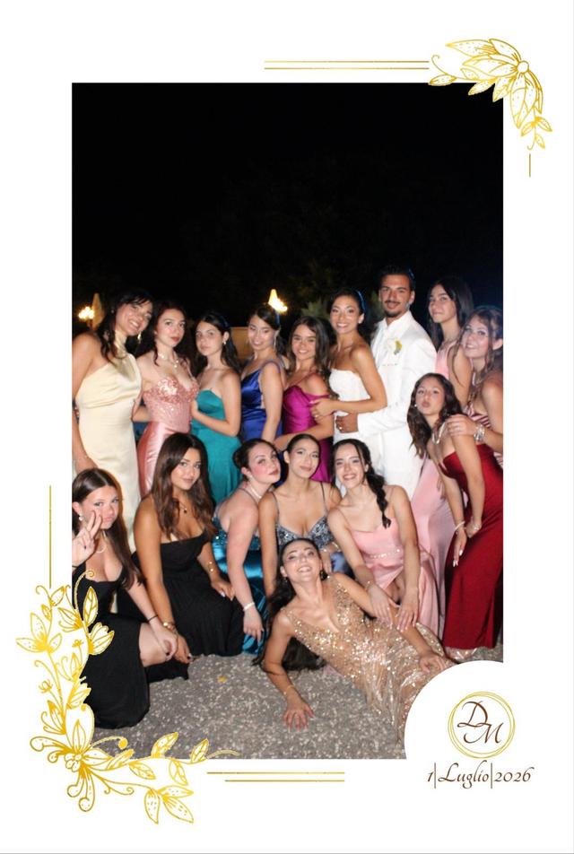 Happy Selfie Magic Mirror Photobooth - 1