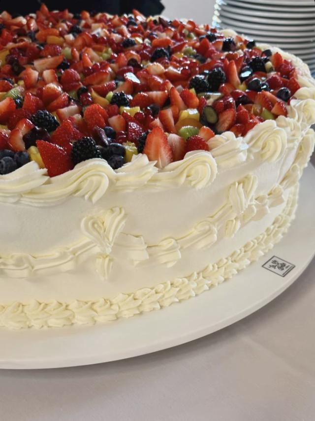 La Vie Est Belle Pasticceria - 1