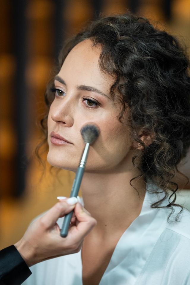 Jana Makeup & Hair Stylist - 2