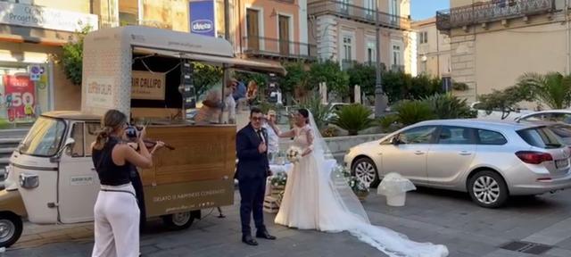 Ape Wedding Callipo - 1