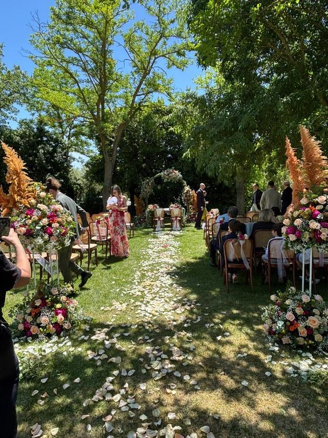 Olimpia Veronico Floral Designer - 1