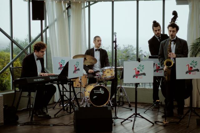 Peppermint Swing Band - 3