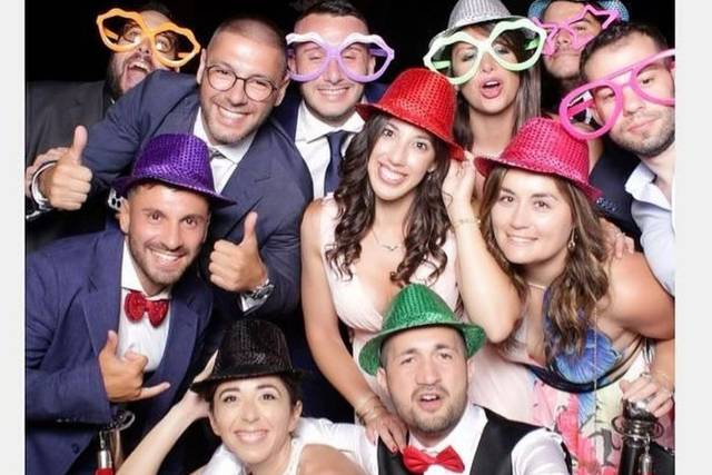 Happy Selfie Magic Mirror Photobooth 2