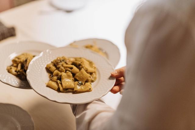 Alessandro Papa Banqueting - 4