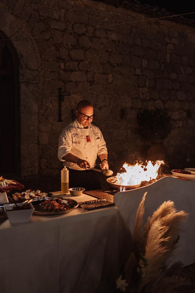 Alessandro Papa Banqueting - 2