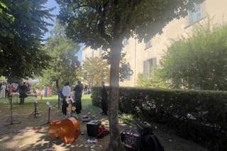 Swing me to the moon - 12