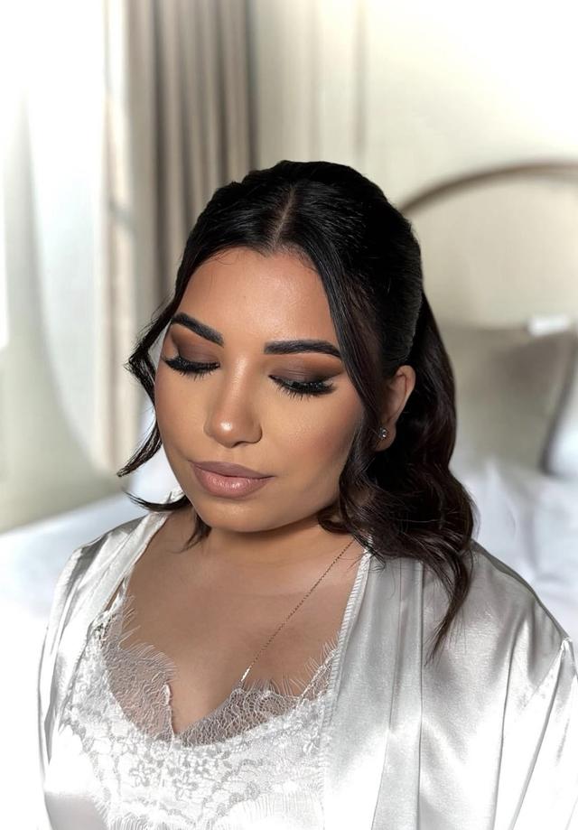 Ale Make-up Artist - 1
