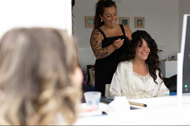 Lisa Ruiu Hair Stylist - 1