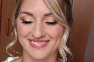 Em.Make - up Artist - 19