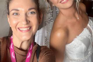 Em.Make - up Artist - 20