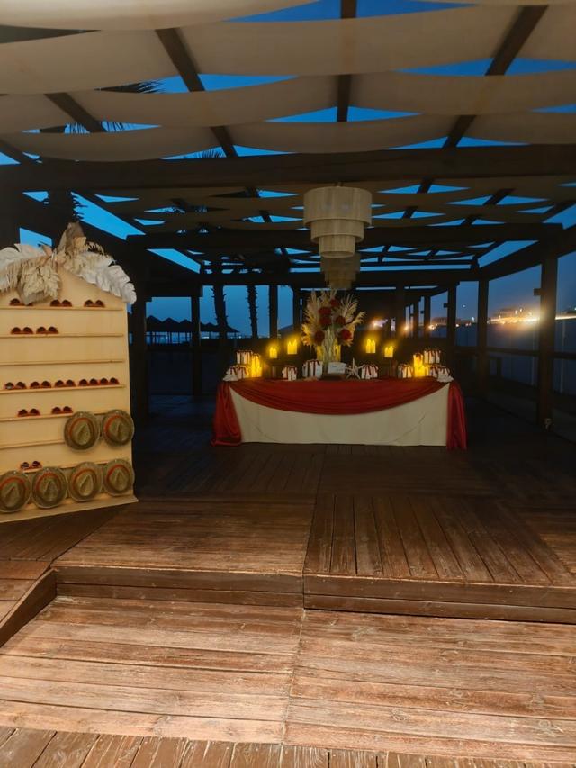 Naut In Club - 2