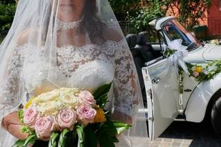 Gold Wedding Limousine - 6