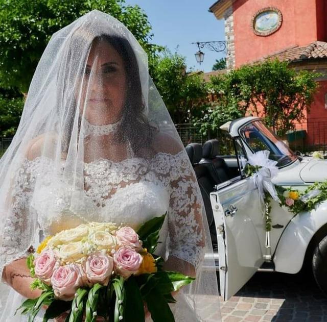 Gold Wedding Limousine - 3