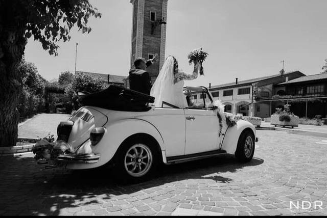 Gold Wedding Limousine - 4