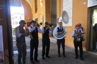 Retromarching Band - 5