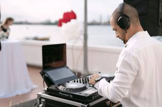WAV3 - Djs & Service - 8