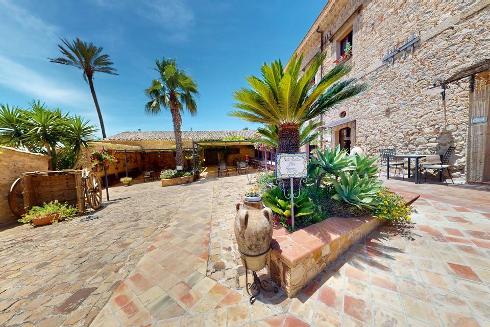 Vecchia Masseria Charme&Relax 3d tour