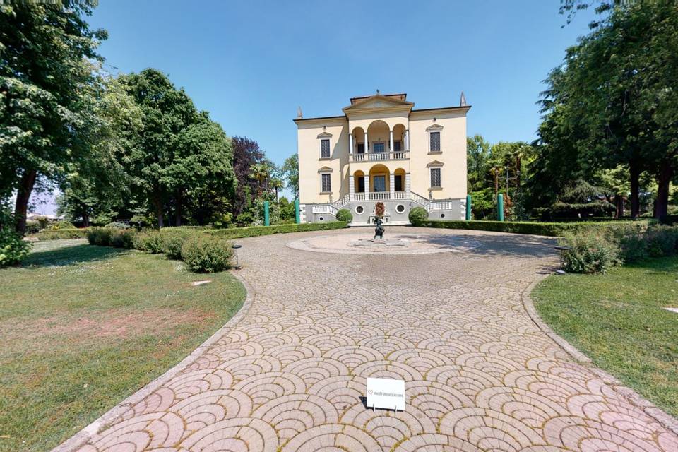 Villa San Michele 3d tour