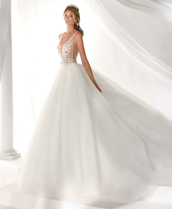 A) Abito da sposa Nicole 2019