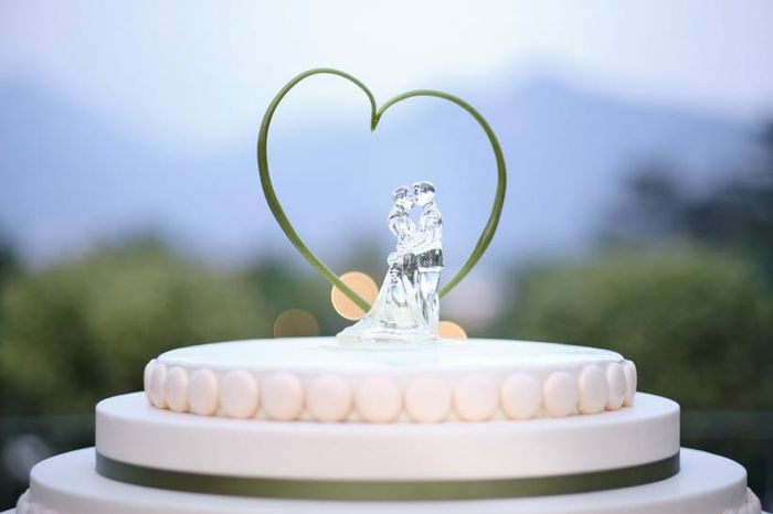 Cercasi cake topper 1