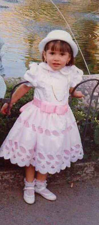 Una nostra foto da bambina e da adulta - 1