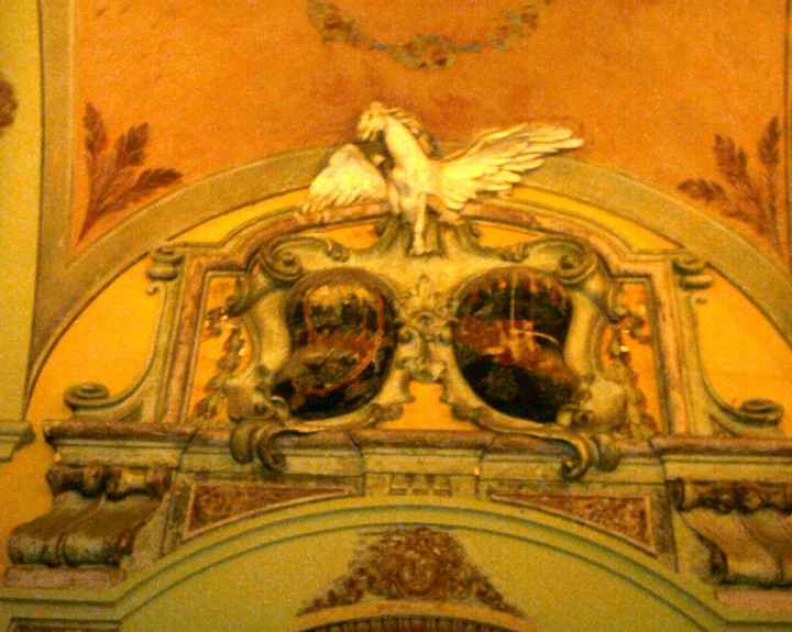 Stemmi sull'ingresso