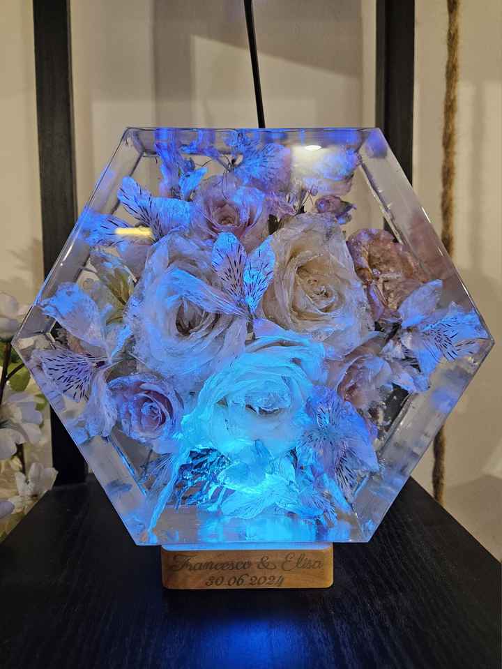 lampada in resina con il tuo bouquet - 2