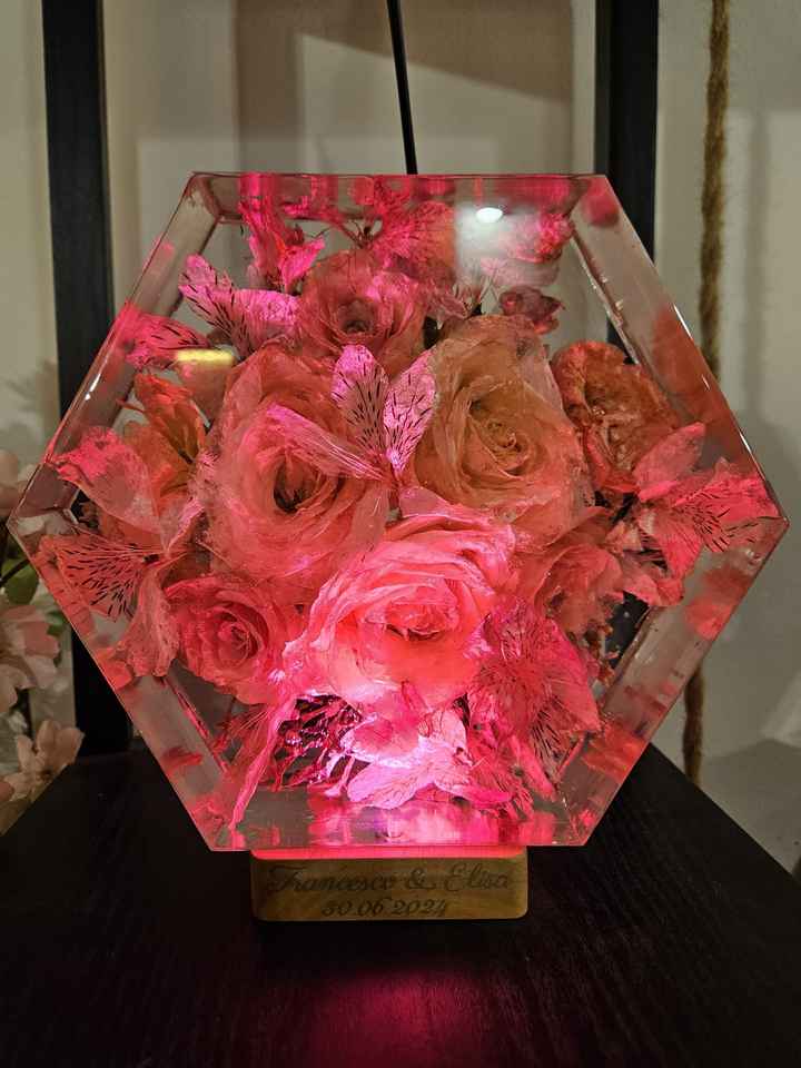 lampada in resina con il tuo bouquet - 6