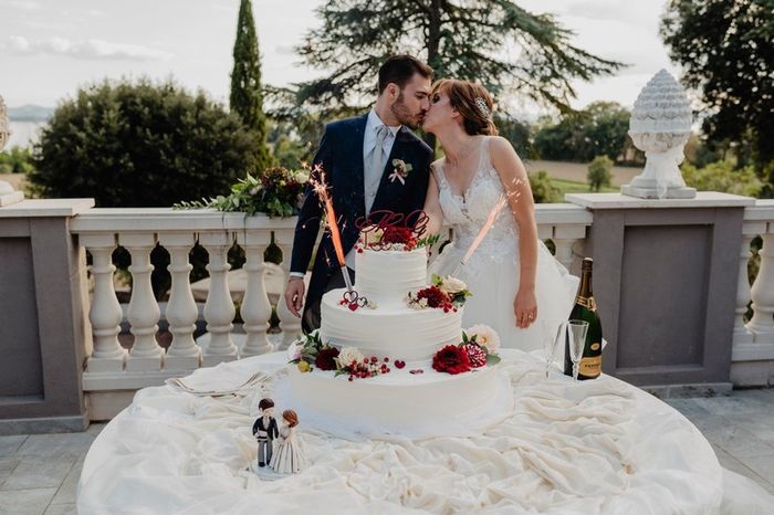 Matrimonio all'aperto: il taglio della torta 2