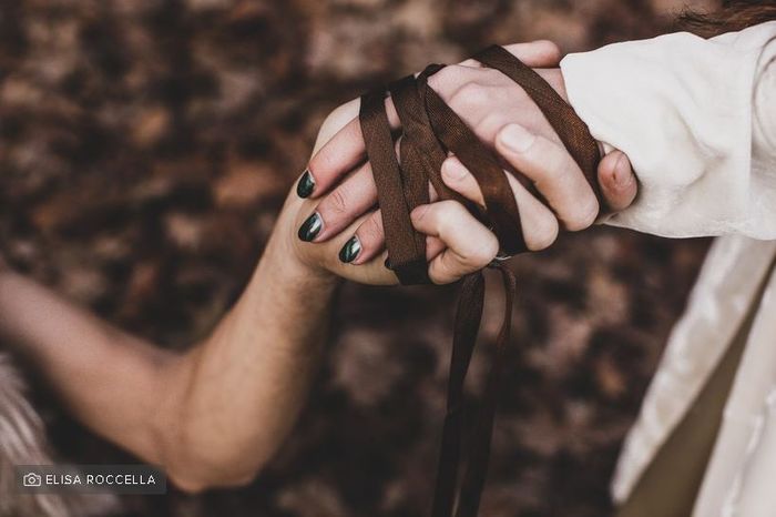 Handfasting: direste sì a questo rito? 1