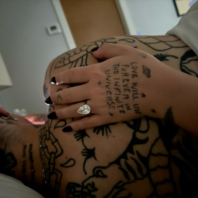 Demi Lovato annuncia il fidanzamento col compagno: scopri i dettagli 👇 2