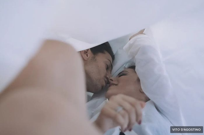 Dormire nudi aumenta la felicià di coppia: lo sapevi? - 1