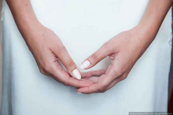 Manicure: bianca o colorata? - 1