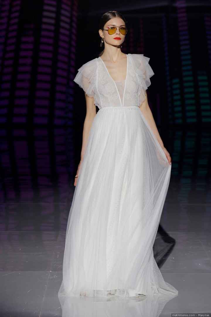 C - Marylise 2019 MA 016 Taglio Redingote, Scollo A V  Linea Fashion Show Barcelona