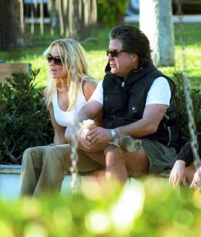 Pamela Anderson si sposa per la quinta volta! - 1