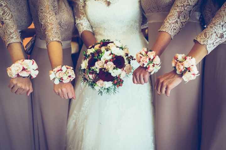 Corsage di fiori per le damigelle: sì o no? - 1