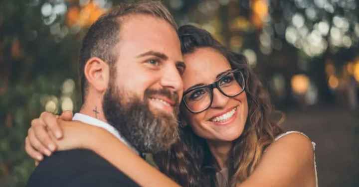 Sposa con gli occhiali: consigli per il make up - 1