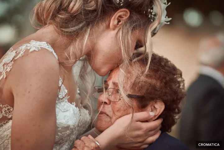 Quando la nonna diventa damigella: è successo in USA 👇 - 1