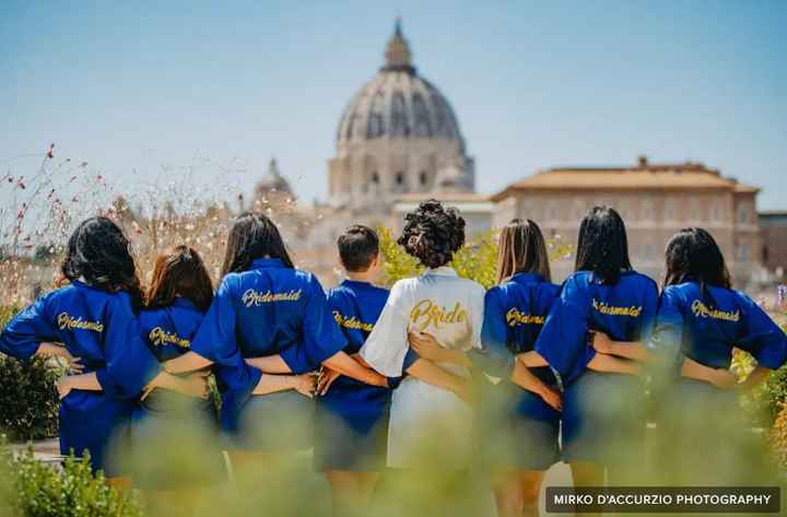 La sposa obbliga la damigella a coprire i tatuaggi: tu da che parte stai? - 1