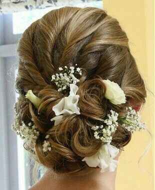 Acconciature con fiori - 11