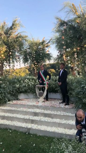The Ferragnez: il vestito di Versace di Fedez 2