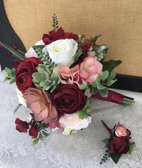 Bouquet nuziali con fiori color bordeaux/marsala 8