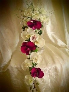 Bouquet nuziali con fiori color bordeaux/marsala 11
